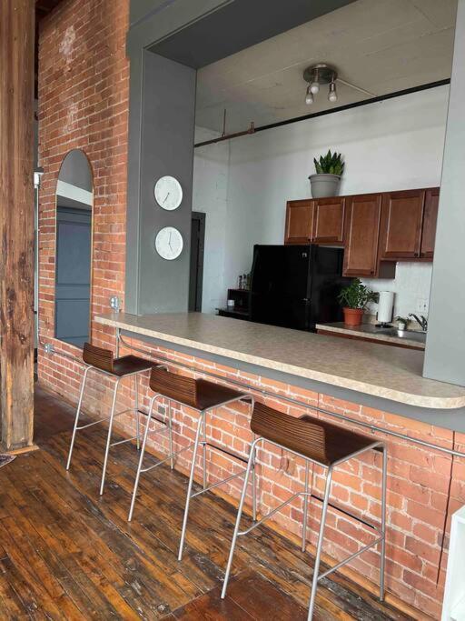 420 Friendly Canada Bridge View Loft Downtown Free Parking Apartamento *